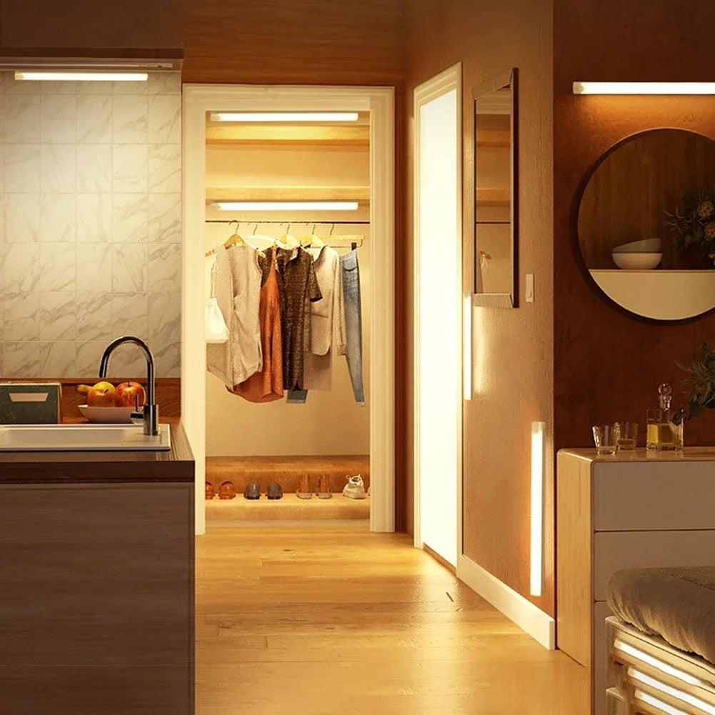 SmartLight Sense™ – Lampe LED Magnétique & Rechargeable à Capteur Intelligent