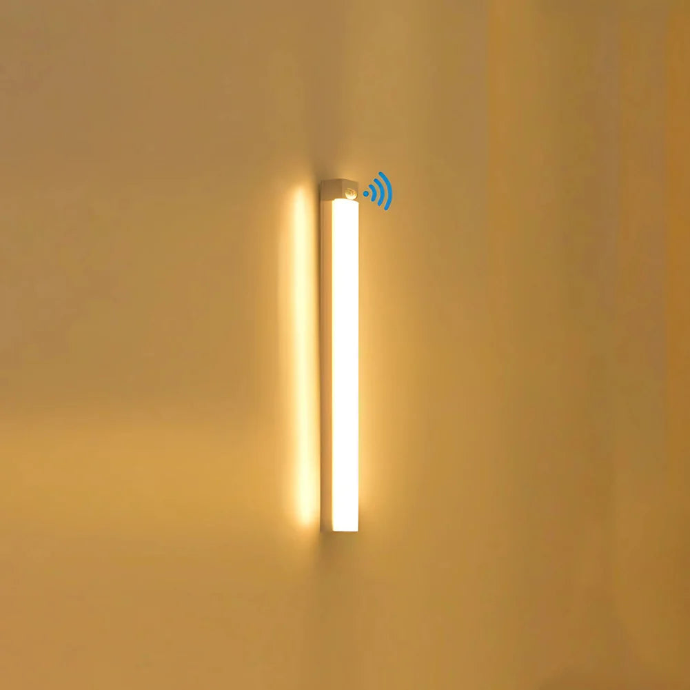 SmartLight Sense™ – Lampe LED Magnétique & Rechargeable à Capteur Intelligent